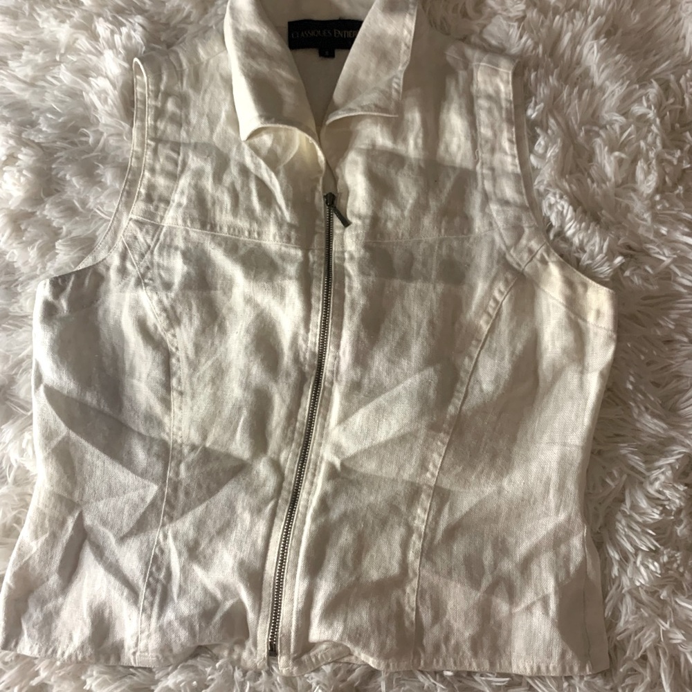 White collared top with zipper